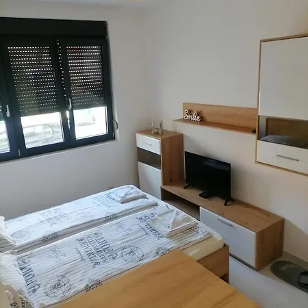 Stojanovic Apartament *